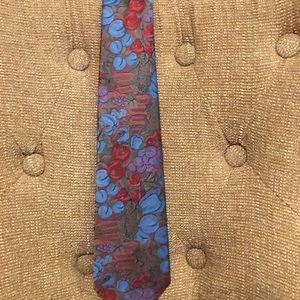 ID brand men’s tie
